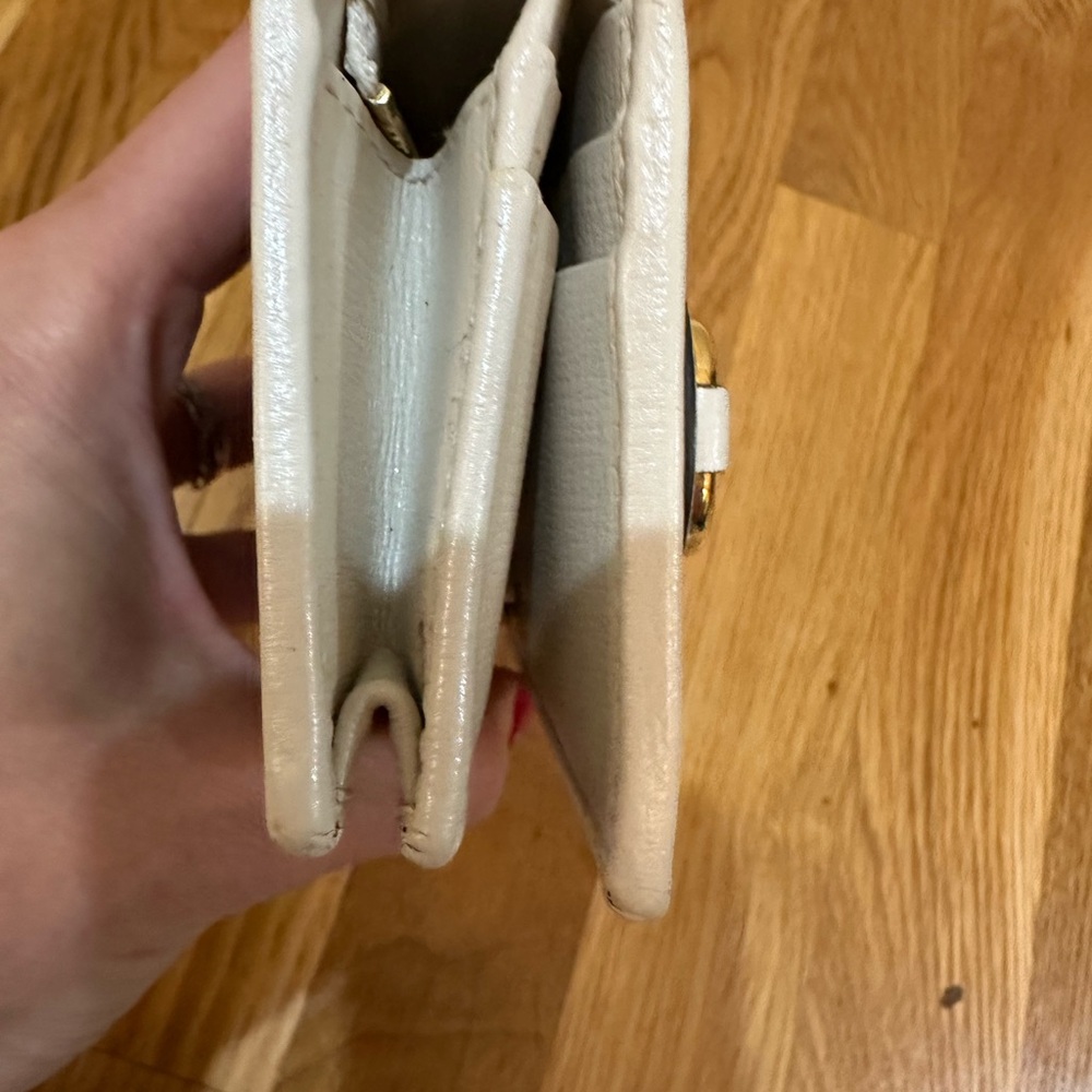 Authentic Gucci Wallet - Picture 7 of 8